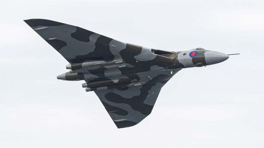 Vulcan XH558