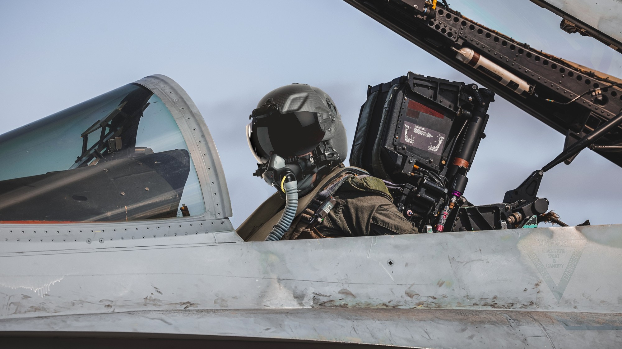 U.S. Navy Selects New Helmet for Fixed Wing Crews