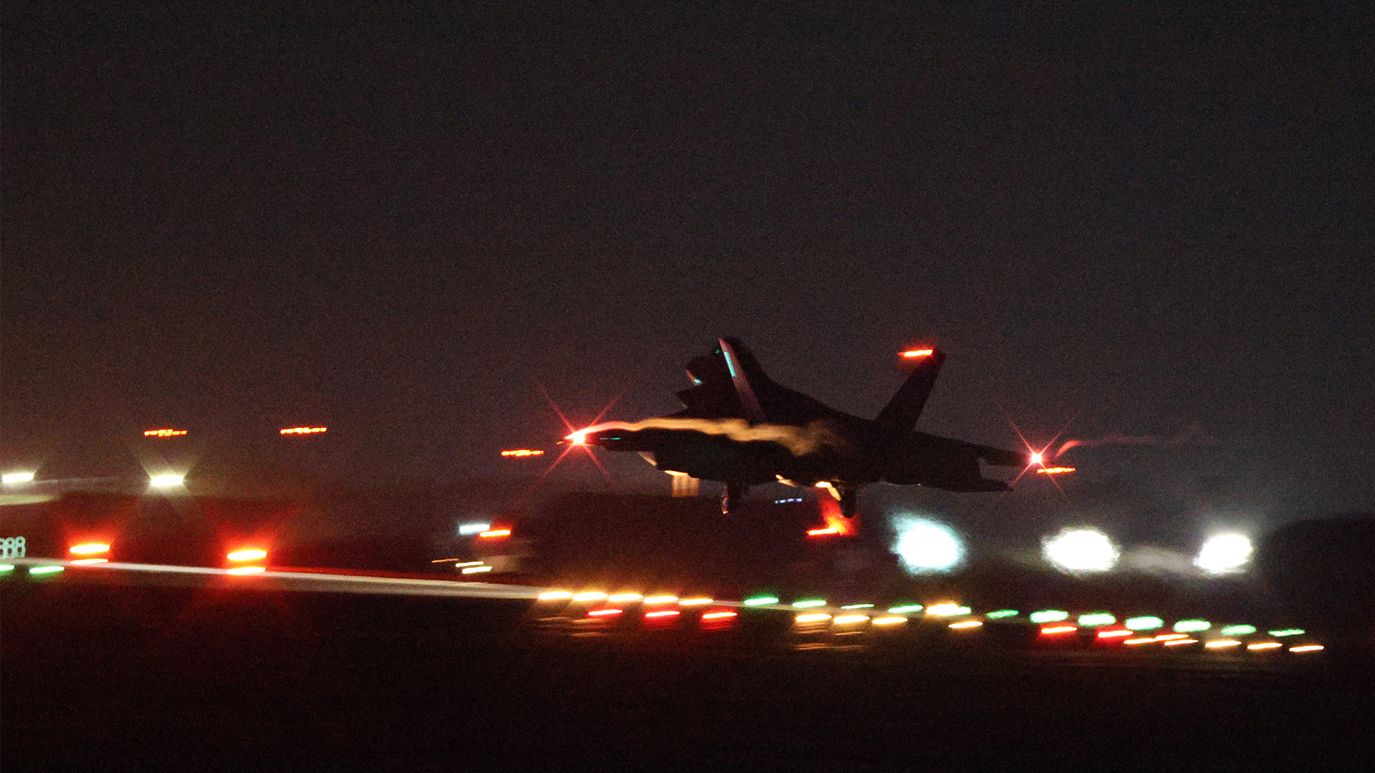 Middle East Buildup Continues as Six F-22 Raptors Stopover at RAF Lakenheath