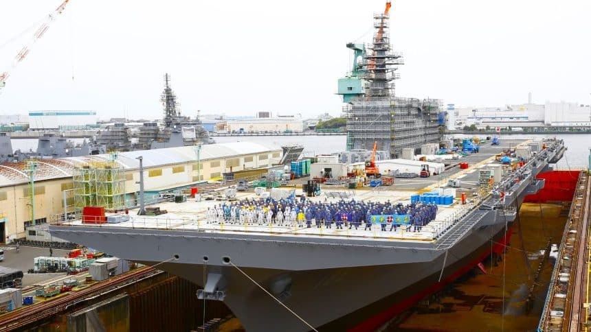 JS Izumo’s new rectangular flight deck