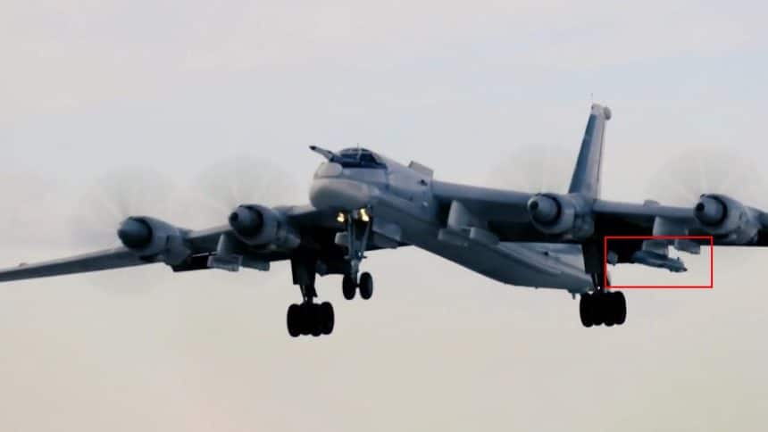 Tu-95MS rare flight with Kh-101 cruise missile
