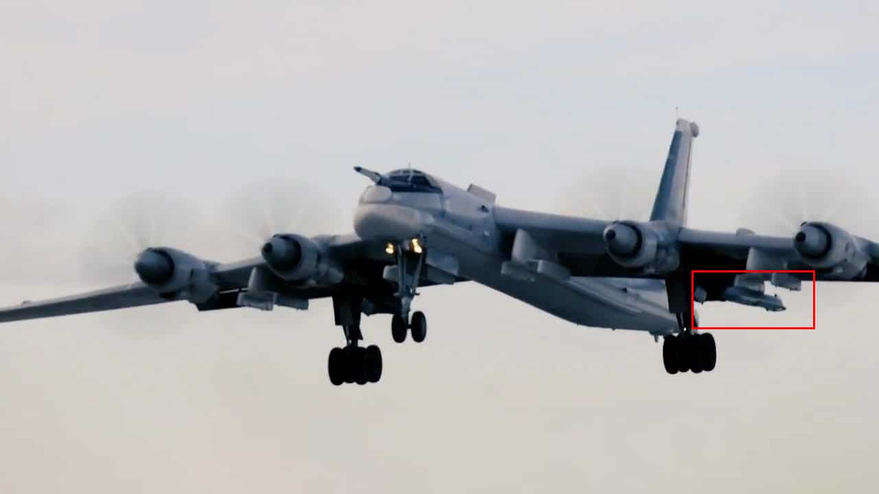 Russian Tu-95MS Strategic Bomber Flies with Kh-101 ALCM over Arctic Circle