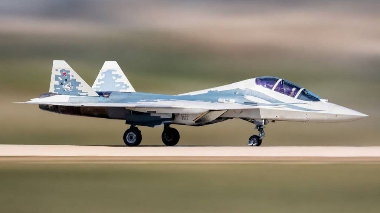 Russia Starts Testing Twin-Seat Variant of Su-57 Felon