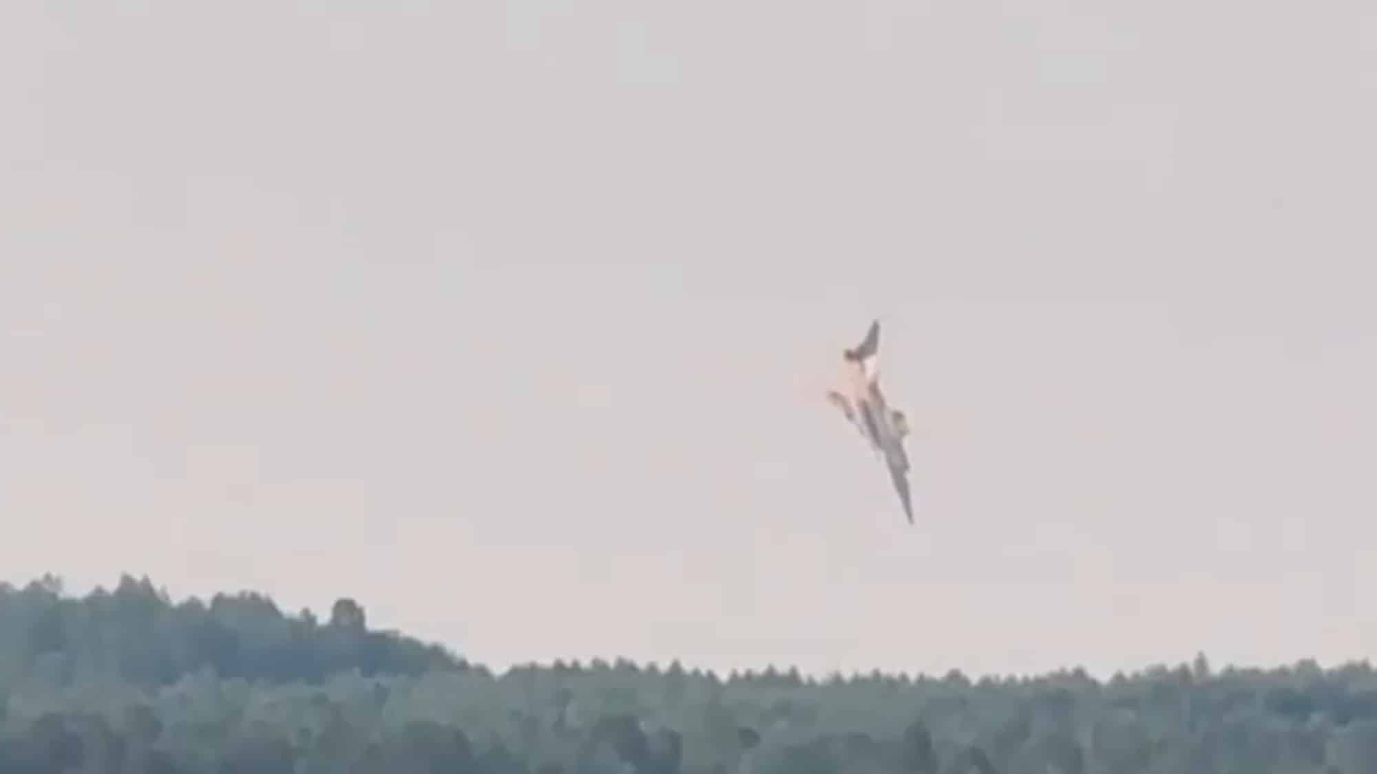 Video Captures Russian Tu-22M3 Bomber’s Nosedive Before Crash