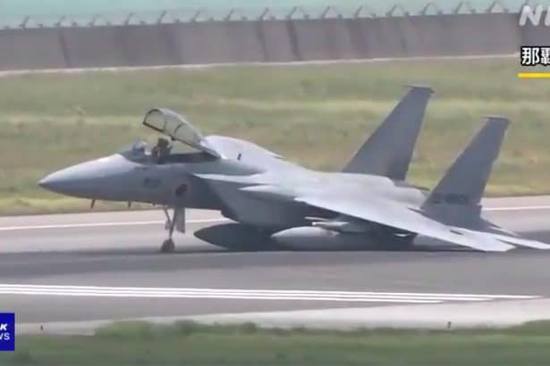 JASDF F-15 gear collapse