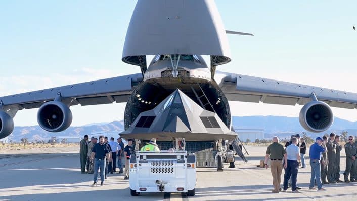F-117 C-5M